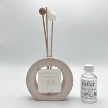 Carica l'immagine nel visualizzatore di Gallery, Profumatore Croce stilizzata