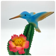 Carica l'immagine nel visualizzatore di Gallery, Cactus Con Colibrì
