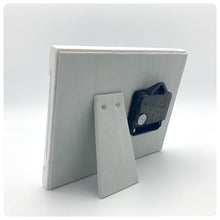 Carica l'immagine nel visualizzatore di Gallery, Orologio Portafoto Piedini