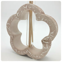 Carica l'immagine nel visualizzatore di Gallery, Profumatore Fiore Tortora