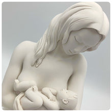Carica l'immagine nel visualizzatore di Gallery, Statua Maternità
