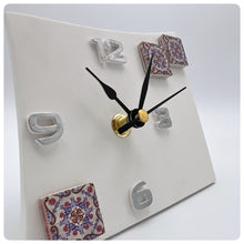 Carica l&#39;immagine nel visualizzatore di Gallery, Orologio Maiolica
