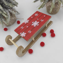 Carica l&#39;immagine nel visualizzatore di Gallery, Slitta in legno per Elfo
