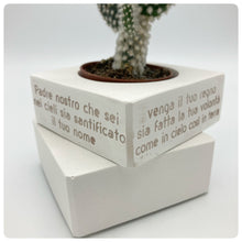 Carica l&#39;immagine nel visualizzatore di Gallery, Vaso Cubo Padre Nostro Bianco
